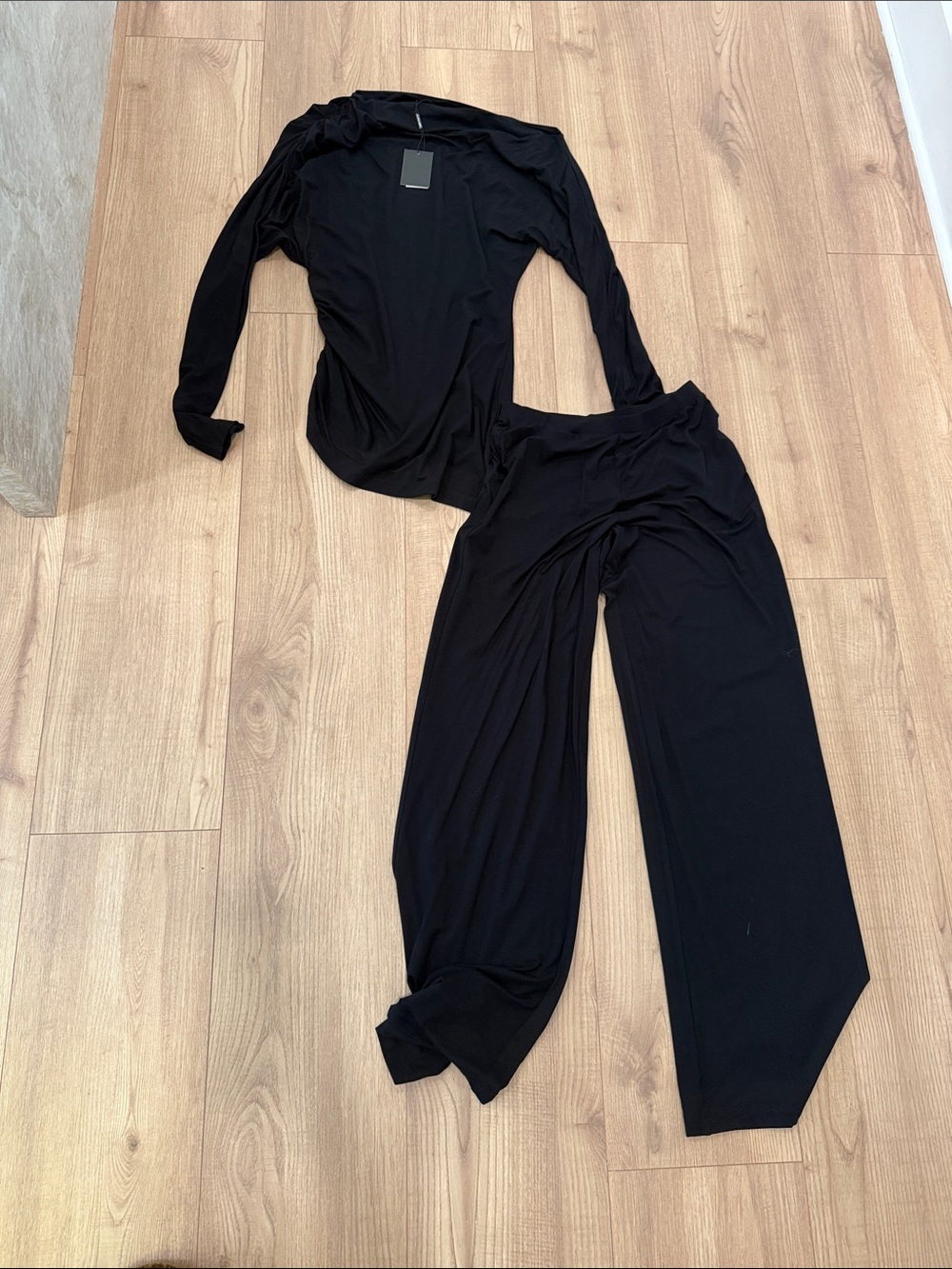 JLUXLABEL Black Wide Leg Pants & Long Sleeve Top Set - Picture 2 of 4